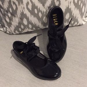 Black Bloch tap shoes size 11 1/2